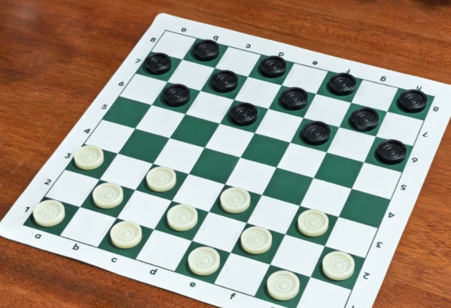 預訂款 國際跳棋 pu棋盤 64 格（配24顆棋子）