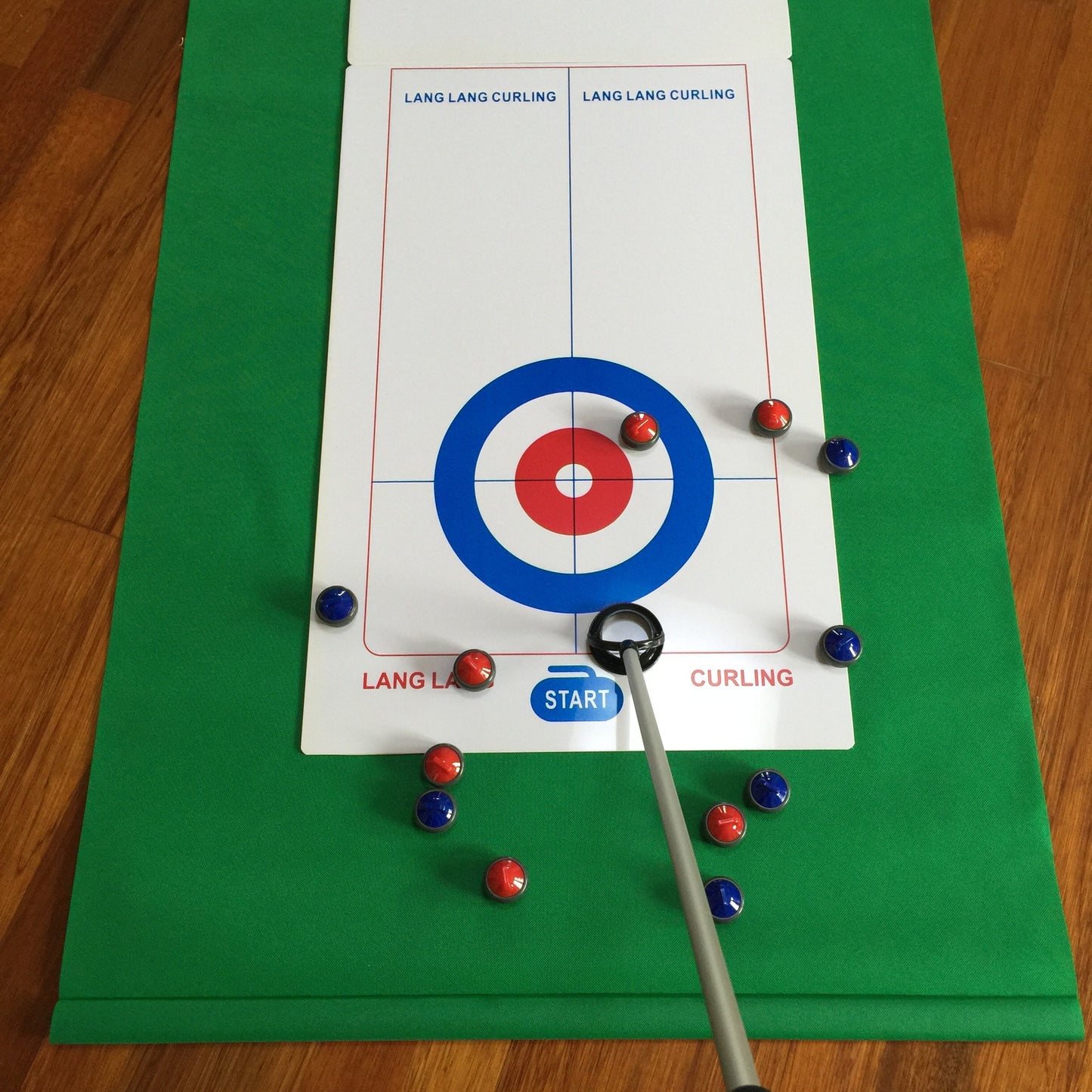 Floor push simulated curling/floor curling ball - equipped with push rod and three-piece splicing of the playing field 2.6 meters